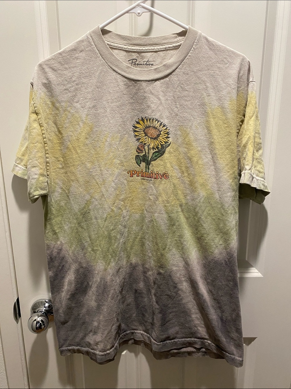 Primitive Sunflower Tie-Dye Tee in Yellow and Gray